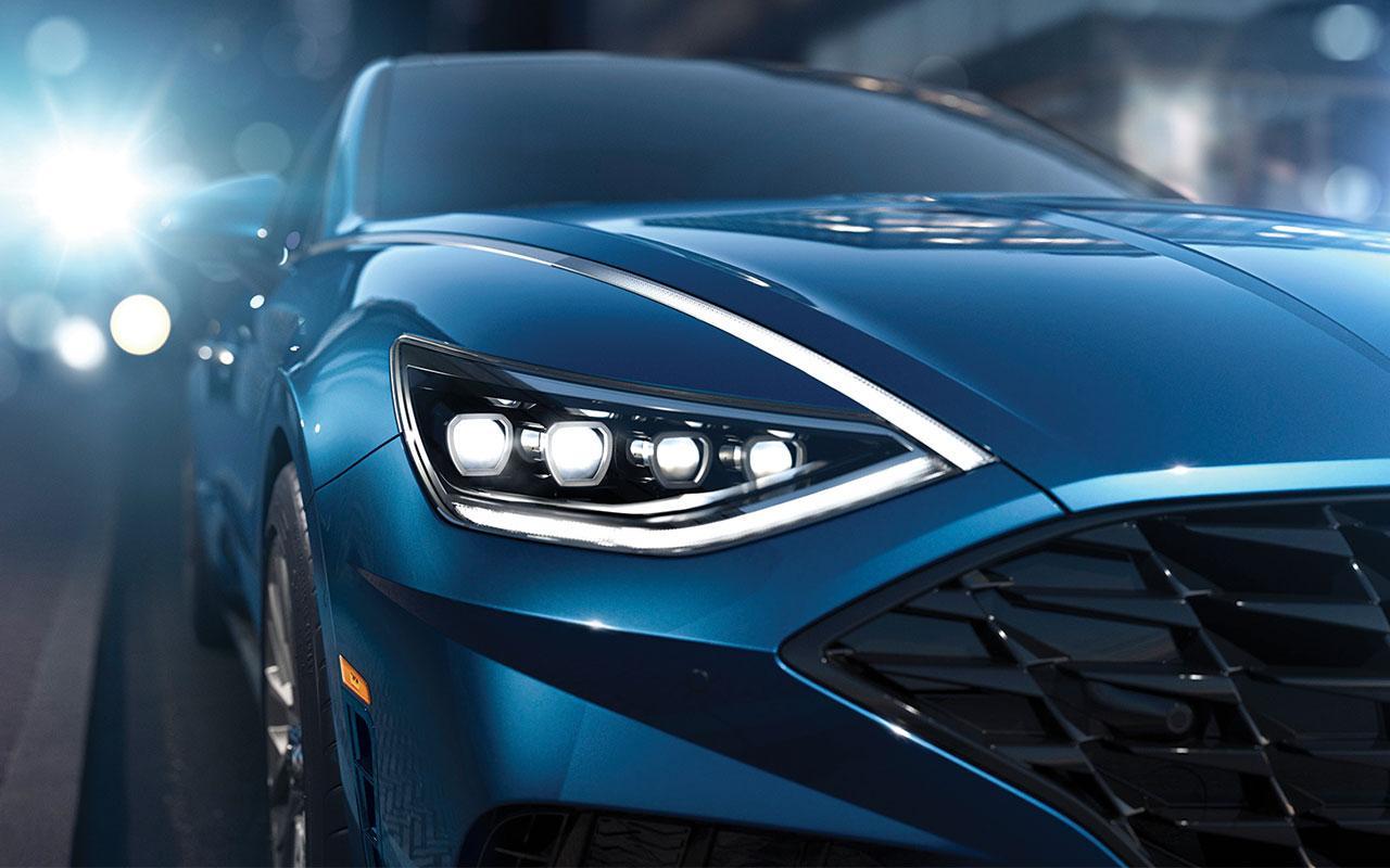 Hyundai Interior Black Red | Service and Parts Offers | Campbell River Hyundai Hyundai Interior Black Red | Service and Parts Offers | Campbell River Hyundai